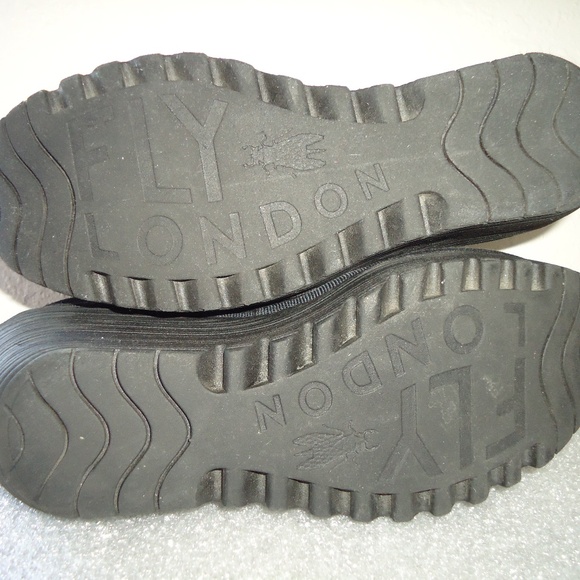 FLY LONDON Yego 501400-007 Black/Pewter Suede Booties Size-8/38 A lightweight we - Picture 9 of 10